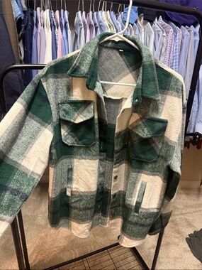 Women’s Green and Cream Plaid Shacket